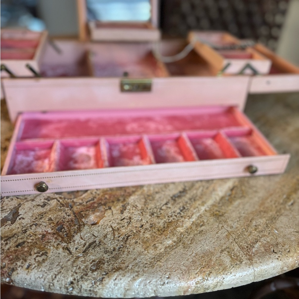 Jewelry Box “AS SEEN IN VOGUE” - Picture 3 of 16